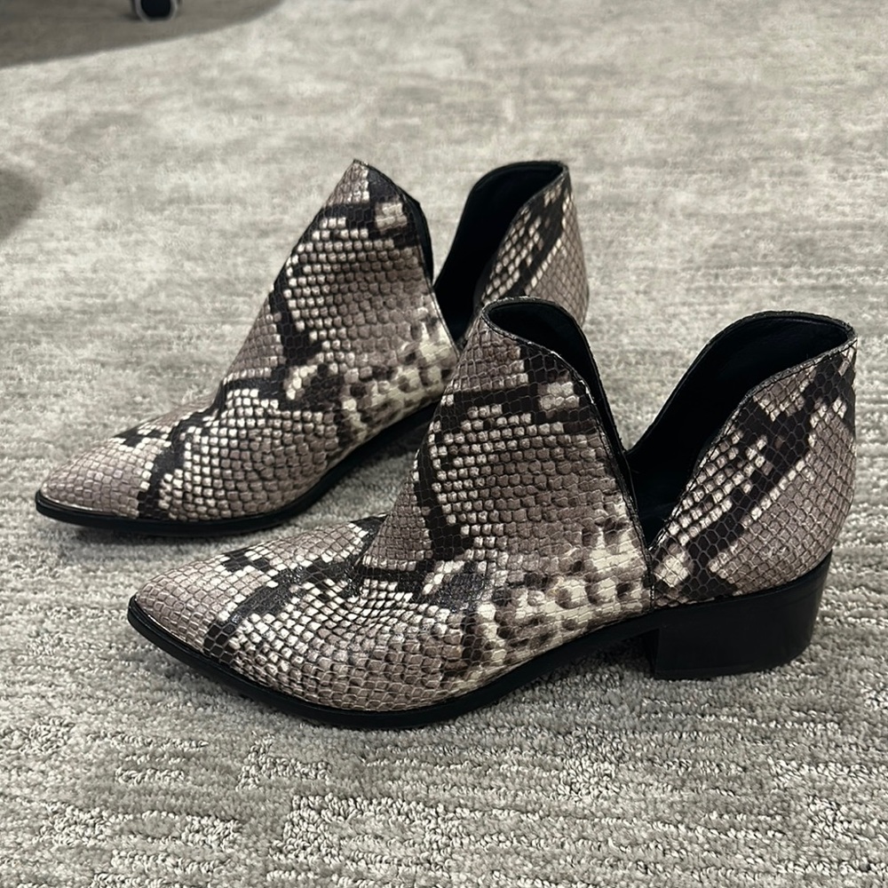 Marc Fisher Gray and Black Ankle Boots with Sleek Design